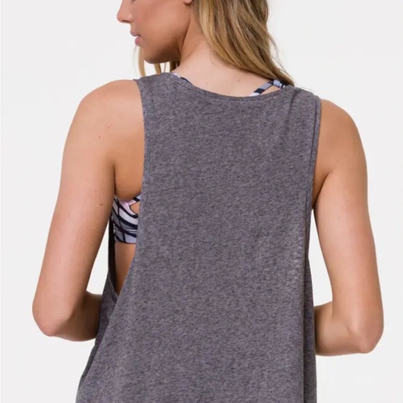 ONZIE made in Venice Beach, CA. Cropped high/low muscle tank in grey size S/M. - Picture 3 of 6